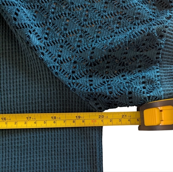 Merokeety Lace Short Sleeve V-Neck Top, Sz L, Teal, NWT - Picture 4 of 7